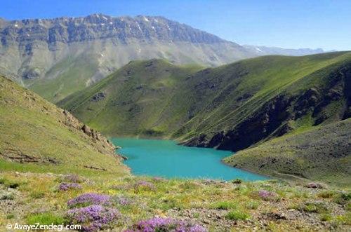 دریاچه تار در دل کوه دماوند دریاچه تار در دل کوه دماوند
