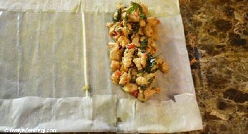 رول های تایلندی با مغز مرغ و ریحان