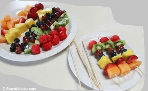 کباب پزی با میوه های رنگارنگ و خوشمزه کباب پزی با میوه های رنگارنگ و خوشمزه
