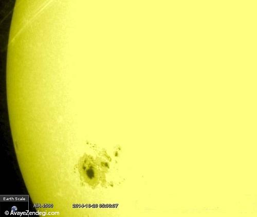 شراره‌های بزرگترین لکه‌ی خورشیدی ۲۰ سال اخیر به سمت زمین نشانه رفته‌اند