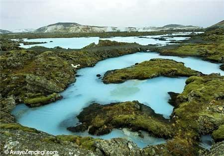 دریاچه‌ آب گرم با رنگی متفاوت در ایسلند