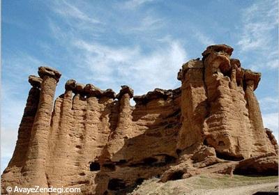 وقتی زمین برای خودش دودکش می سازد! وقتی زمین برای خودش دودکش می سازد!