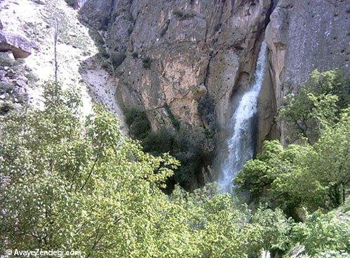  آبشار شاهاندشت؛ آمیزه‎ای از تاریخ و هیجان 