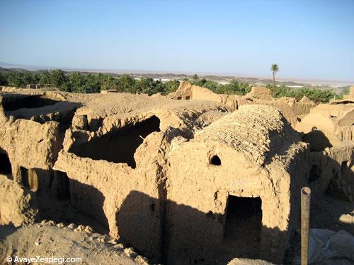 اسرار شگفت انگیز «دژ بیاضه» در دل کویر اسرار شگفت انگیز «دژ بیاضه» در دل کویر