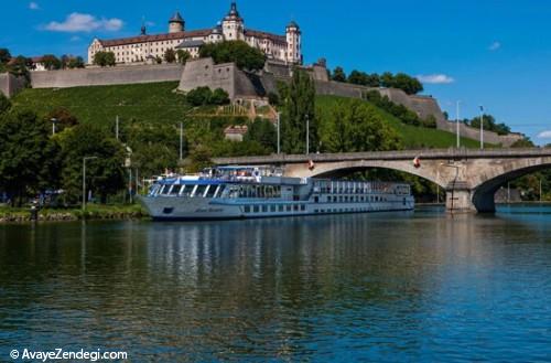 لذت قایق سواری در رودخانه های اروپا