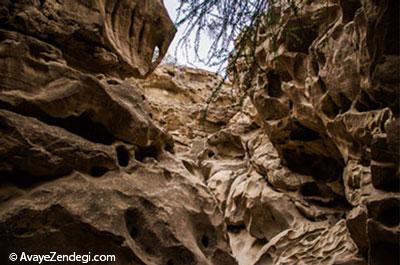  صخره های دیدنی دره چاه‌کوه 