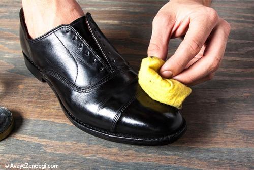 روشی برای براق کردن کفش ها
