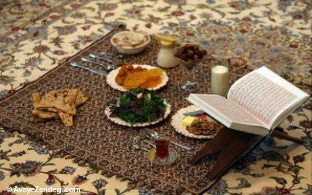حکم تهیه غذا برای مسلمانی که روزه نمی گیرد