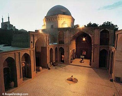 معماری اصیل خشت خام یزد در «مدرسه ‌ضیائیه»