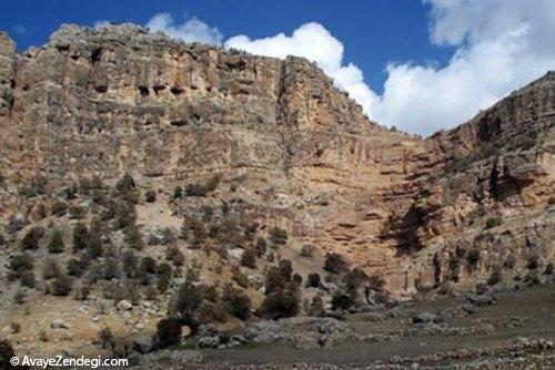 سنگ تراشان؛ روستای بدون حصار غرب ایران