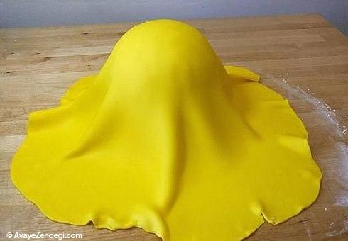 تزیین کیک به شکل جوجه طلایی تزیین کیک به شکل جوجه طلایی